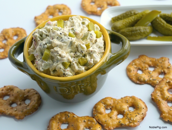Dill-Pickle-Dip-for-all-the-Dill-Pickle-lovers