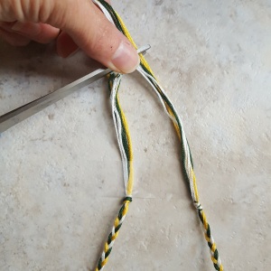6-knot-and-cut-ends