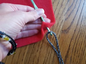 7b-push-hook-through-and-grab-yarn
