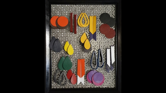 DIY Jewelry display and organization - earring wall hanging