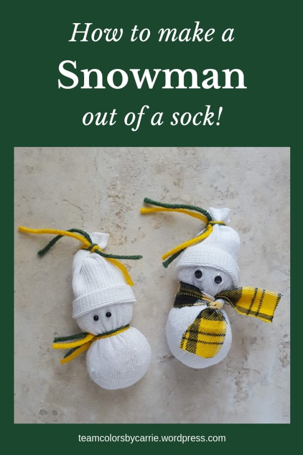 Add some team spirit to your winter decor, with these sports fan snowmen you make yourself!